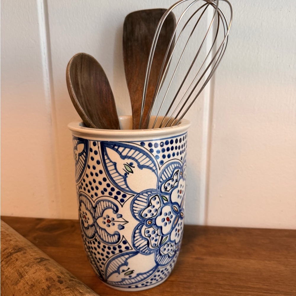 World Market Tunis utensil croc, ceramic